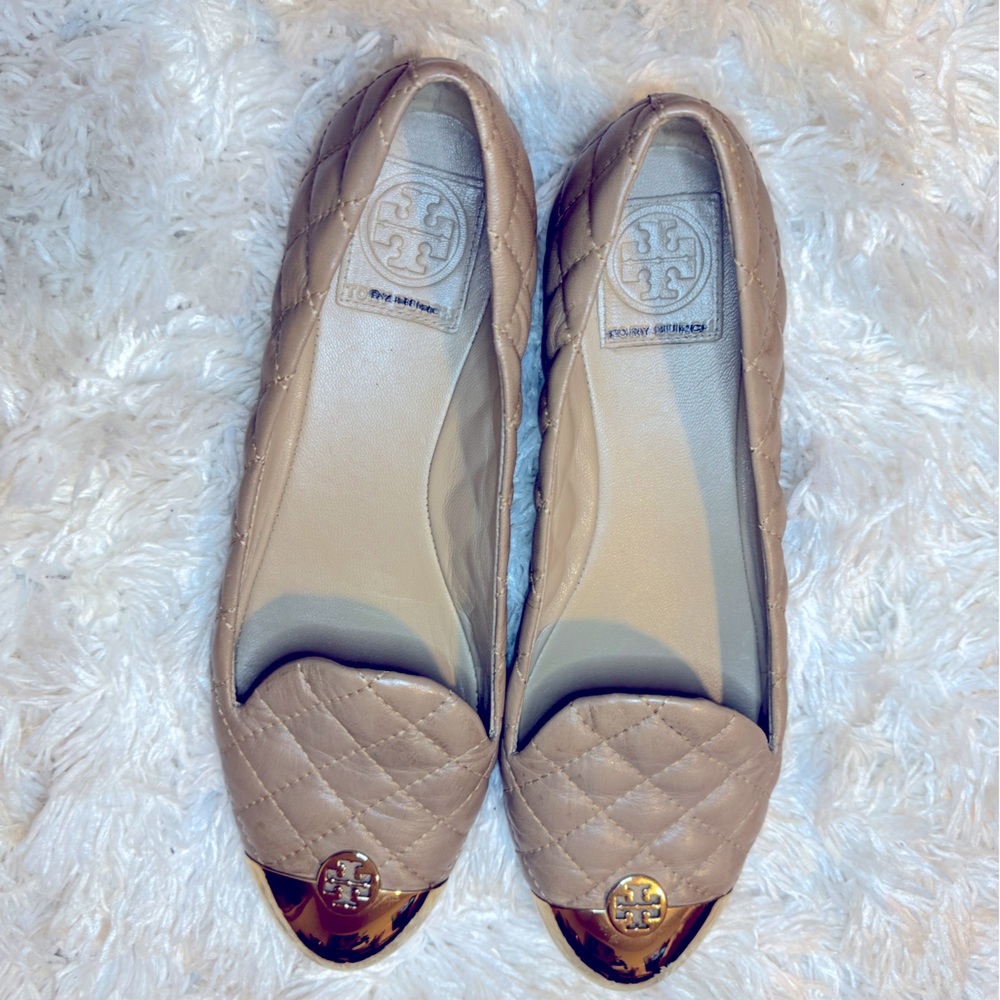 Tan Tory Burch quilted smoking flats with gold metal